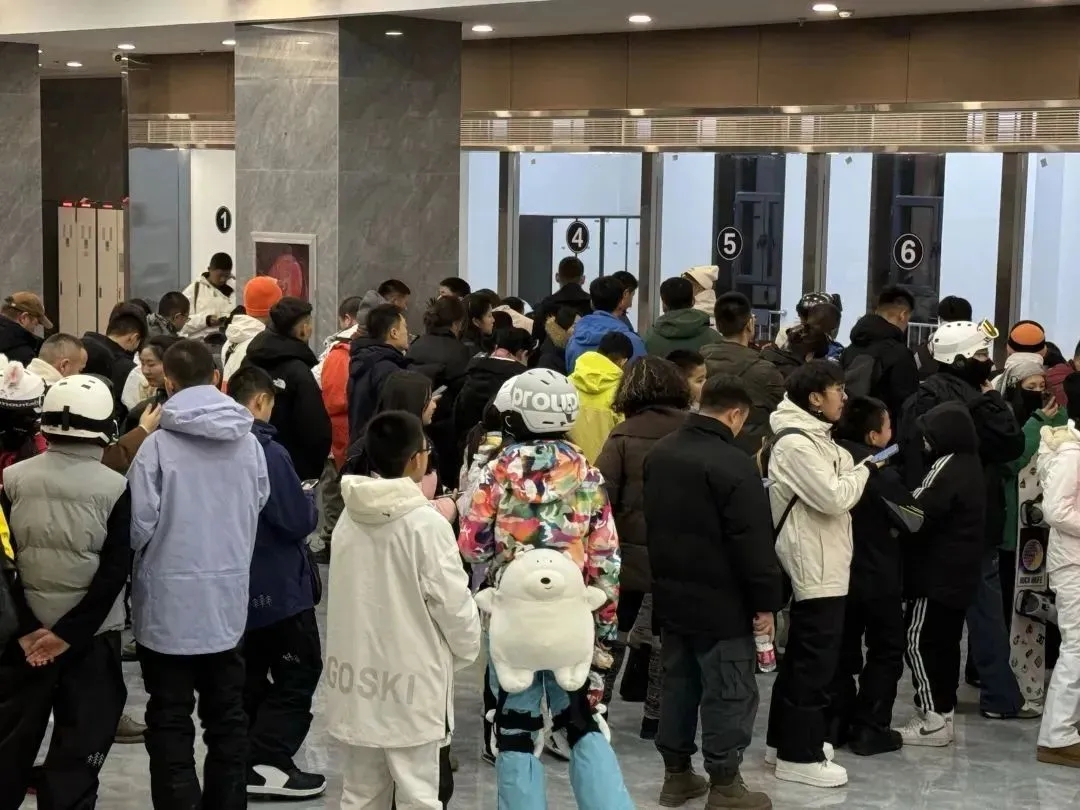 凭登机牌 畅滑阿勒泰 免费体验“人类滑雪起源地”的冰雪奇景-骆驼帮