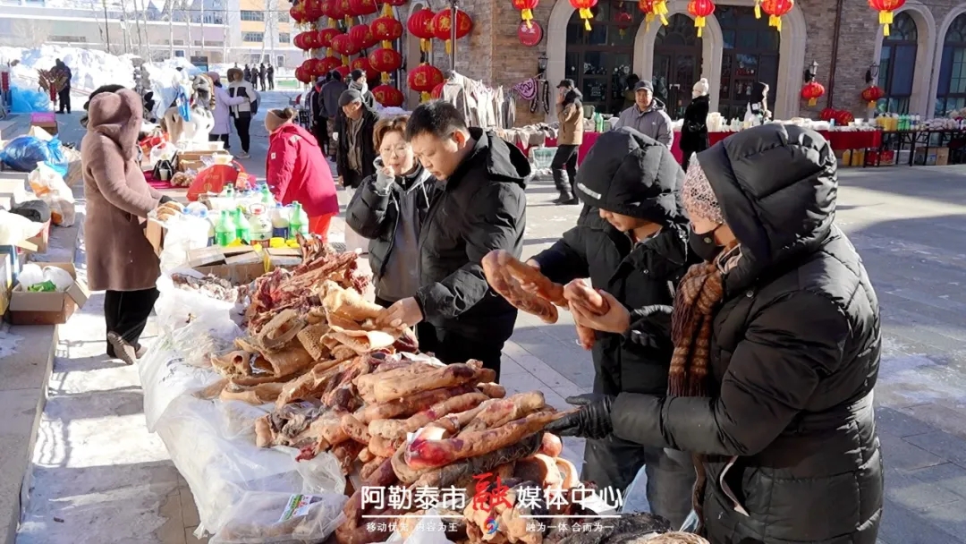 文化中国行丨巡游 打铁花 篝火 烟花……热热闹闹迎新春-骆驼帮