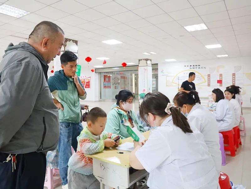 布尔津：开展脊髓灰质炎疫苗接种 构建儿童免疫屏障-骆驼帮