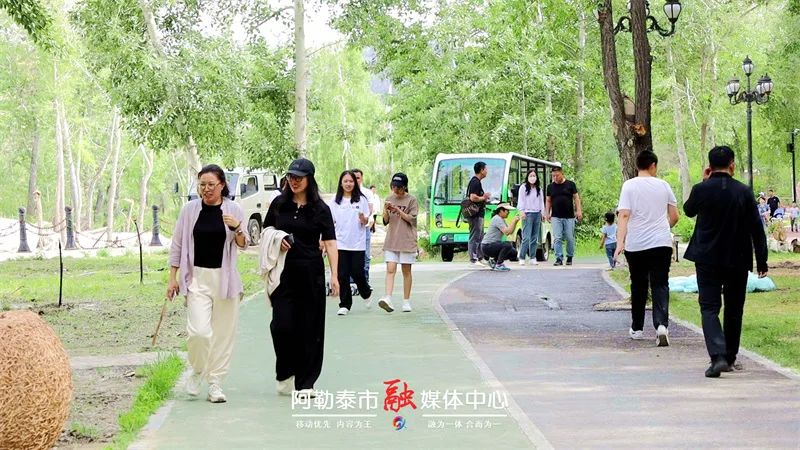 阿勒泰市“5?19中国旅游日”活动热力开启多重惠民优惠点燃文旅消费热潮-骆驼帮