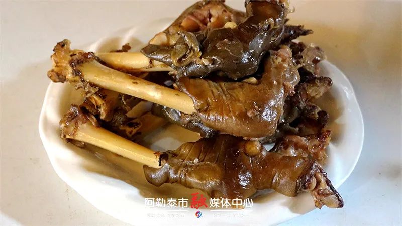 图片[4]-醉美山河·乐游阿禾丨阿禾公路通车后 阿勒泰夜市的“流量密码”藏不住了-骆驼帮