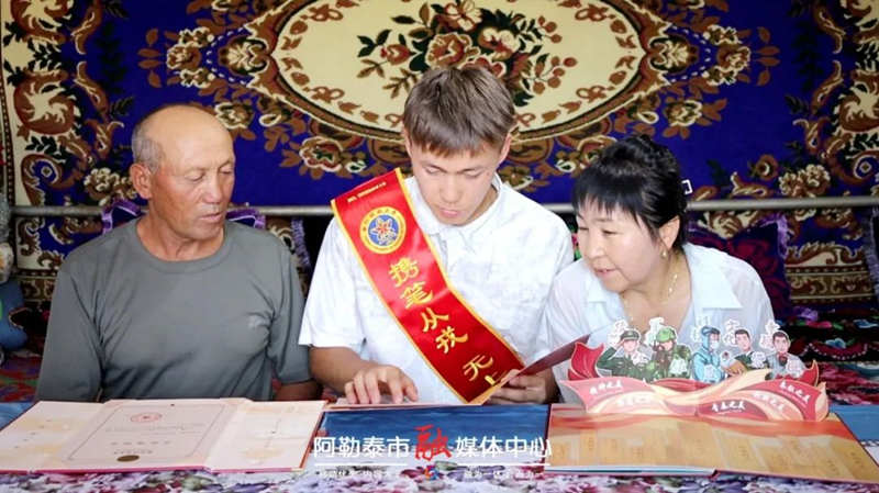 图片[3]-录取通知书来了！阿勒泰市高考考生开启“签收模式”-骆驼帮