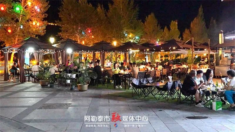 图片[2]-醉美山河·乐游阿禾丨阿禾公路通车后 阿勒泰夜市的“流量密码”藏不住了-骆驼帮