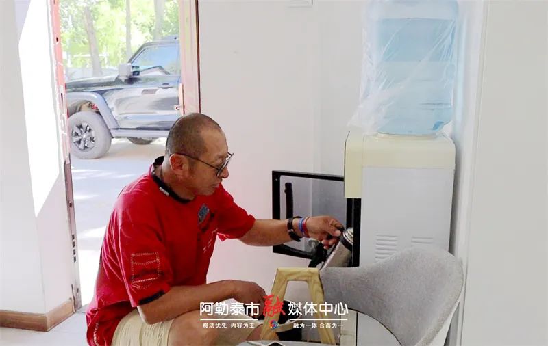图片[3]-社区“变身”露营地 阿勒泰市让游客在街巷间触到城市暖意-骆驼帮