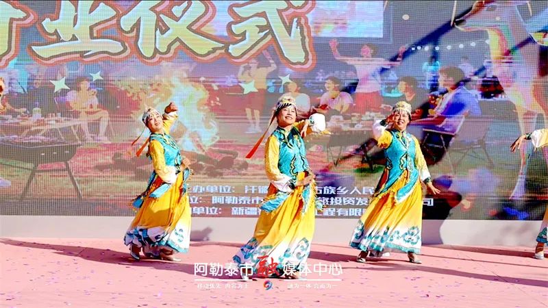 从歌舞到啤酒大赛 阿勒泰市这个新广场开业太会玩！-骆驼帮