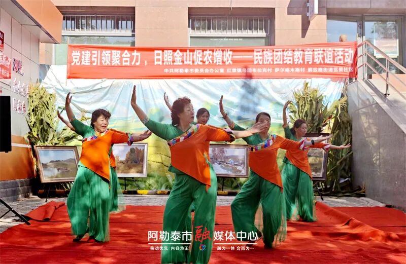 日照金山丨文艺暖场 农货热销 金婚传情 阿勒泰市这场联谊活动出圈了-骆驼帮